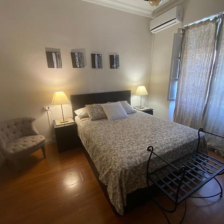 Apartamentos Mercado De Triana Sevilla Kültér fotó