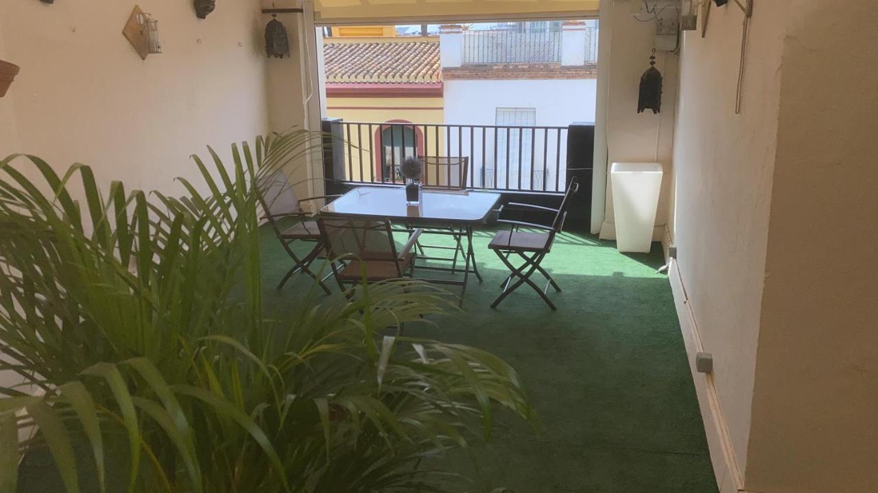 Apartamentos Mercado De Triana Sevilla Kültér fotó