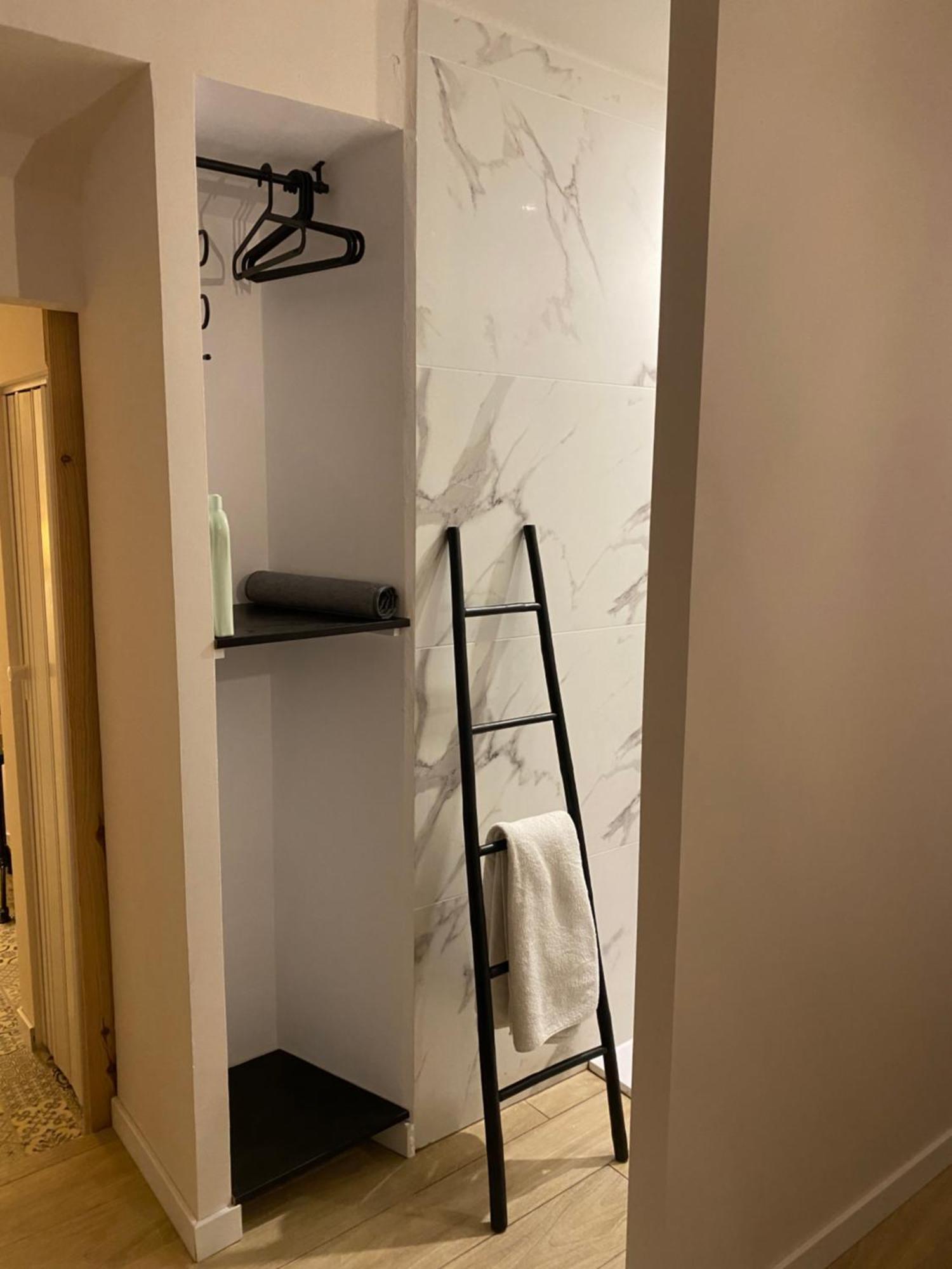 Apartamentos Mercado De Triana Sevilla Kültér fotó